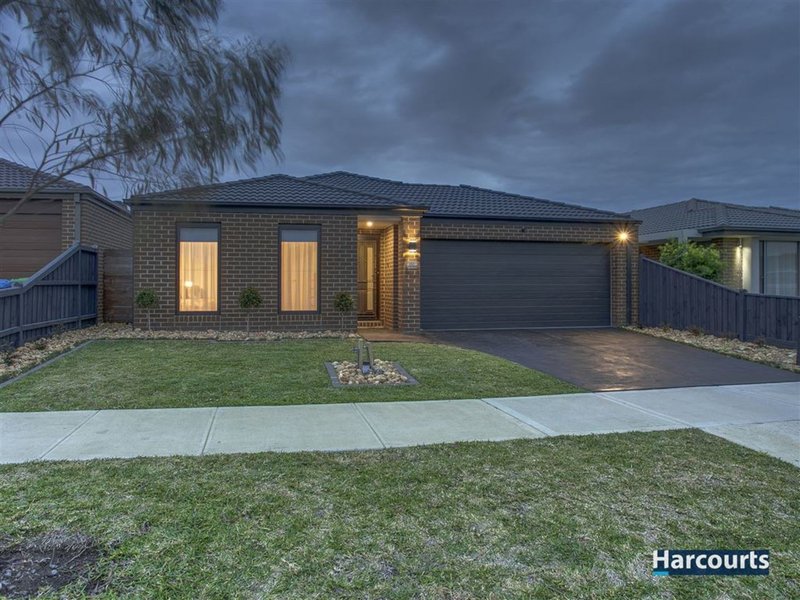 17 Naas Road, Clyde North VIC 3978