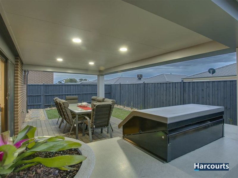 Photo - 17 Naas Road, Clyde North VIC 3978 - Image 11