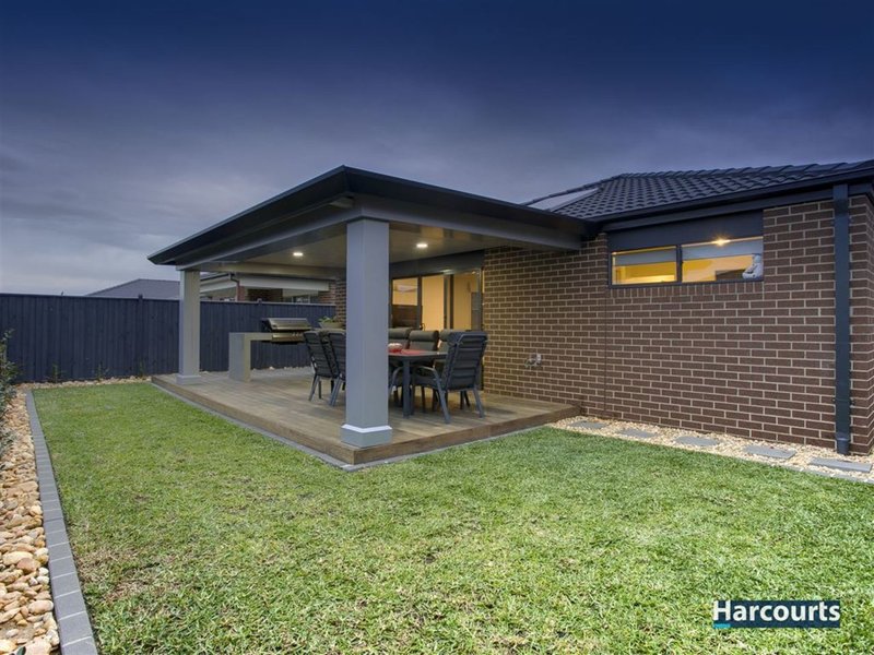 Photo - 17 Naas Road, Clyde North VIC 3978 - Image 12