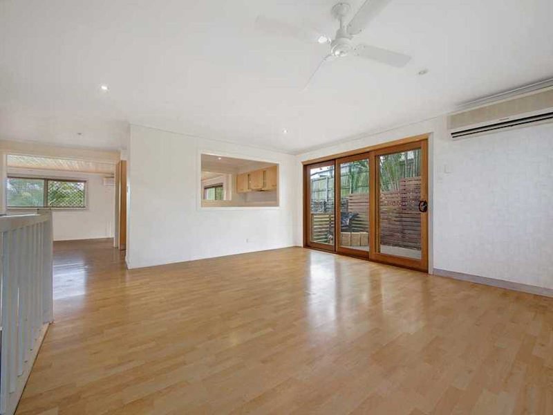 Photo - 17 Nabarlek Drive, Worongary QLD 4213 - Image 3