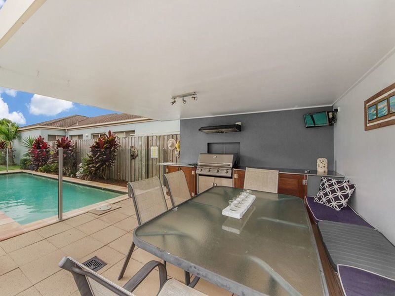 Photo - 17 Nardoo St , Robina QLD 4226 - Image 2