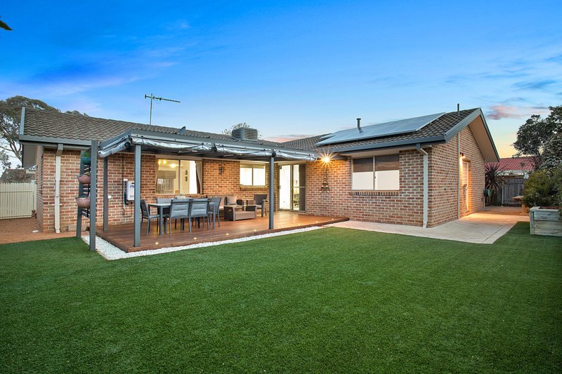 Photo - 17 Narryer Close, Palmerston ACT 2913 - Image 2