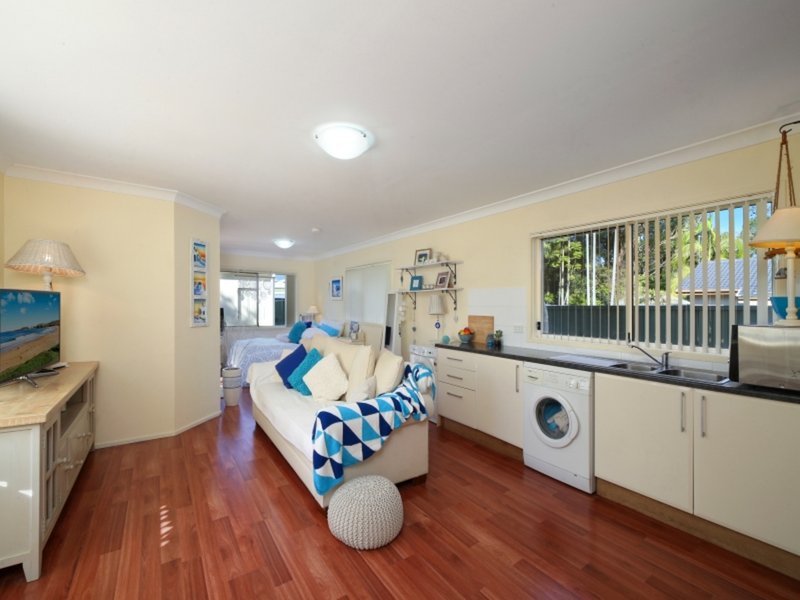 Photo - 17 Nerissa Road, Erina  Nsw  2250 , Erina NSW 2250 - Image 2