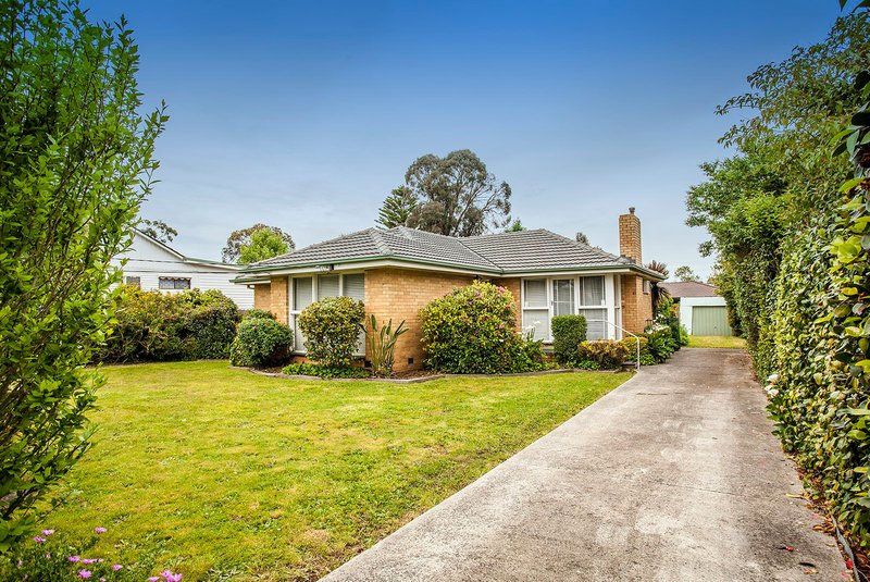 Photo - 17 Neville Street, Mooroolbark VIC 3138 - Image 3