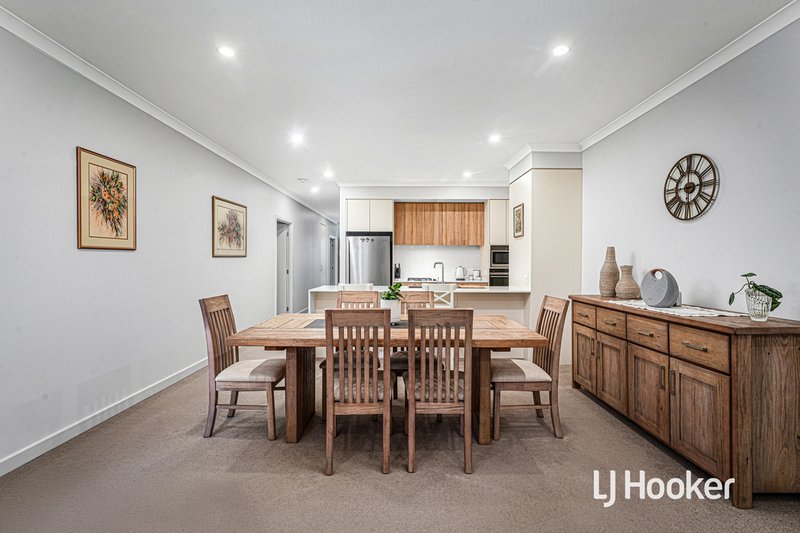 Photo - 17 Newington Glade, Marsden Park NSW 2765 - Image 4