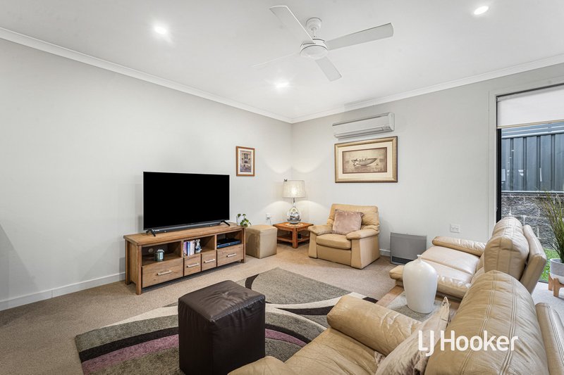 Photo - 17 Newington Glade, Marsden Park NSW 2765 - Image 6