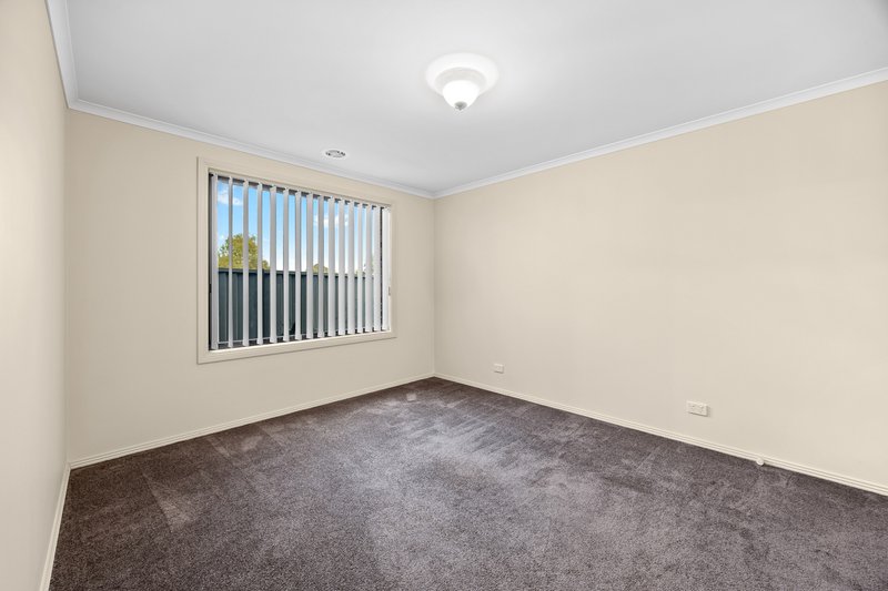 Photo - 17 Nimble Drive, Delacombe VIC 3356 - Image 17