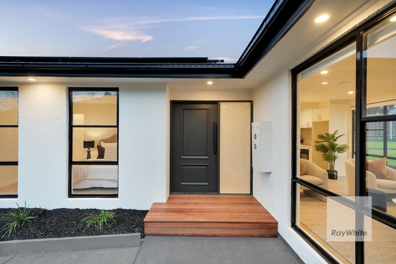 Photo - 17 Ninda Court, Westmeadows VIC 3049 - Image 3