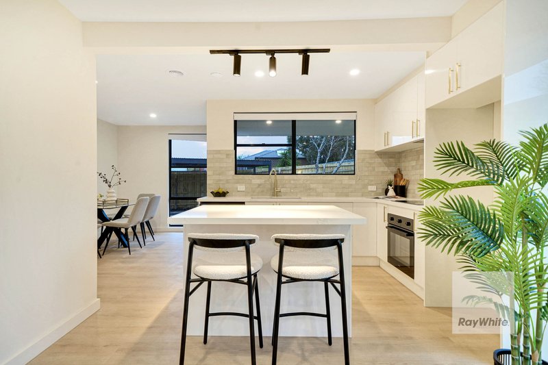 Photo - 17 Ninda Court, Westmeadows VIC 3049 - Image 9