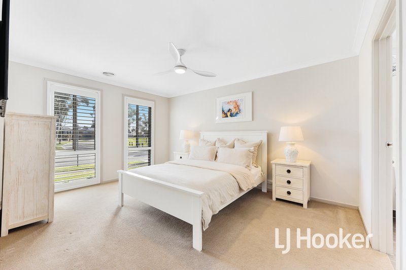 Photo - 17 Nobel Drive, Cranbourne West VIC 3977 - Image 10