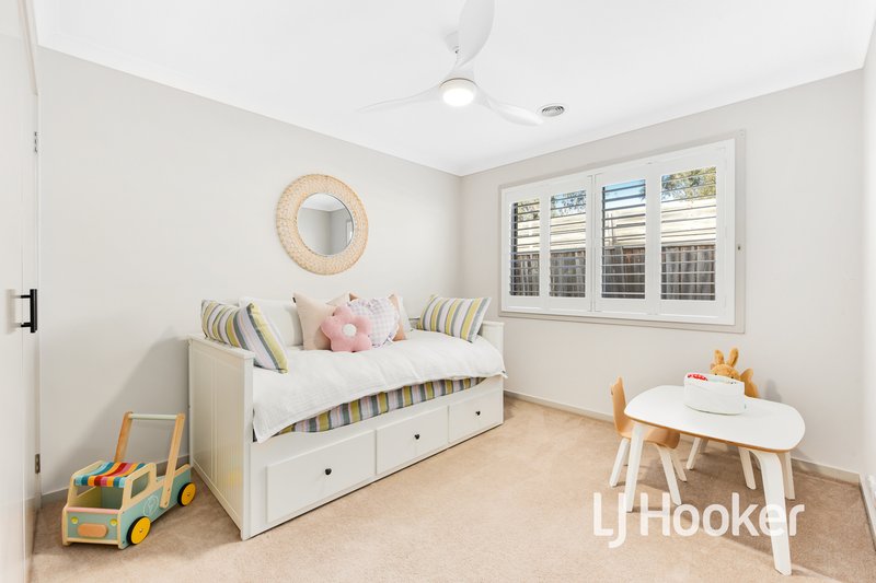 Photo - 17 Nobel Drive, Cranbourne West VIC 3977 - Image 12