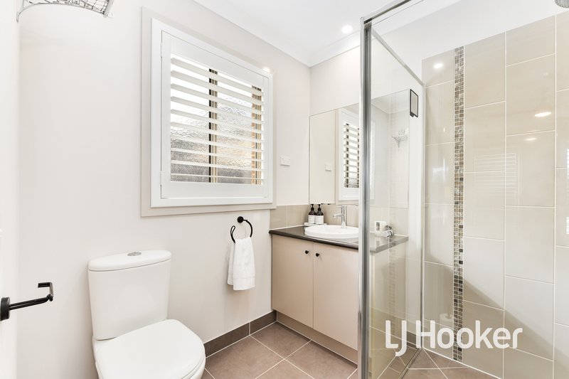 Photo - 17 Nobel Drive, Cranbourne West VIC 3977 - Image 14