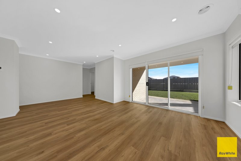 Photo - 17 Noorat Road, Beveridge VIC 3753 - Image 3