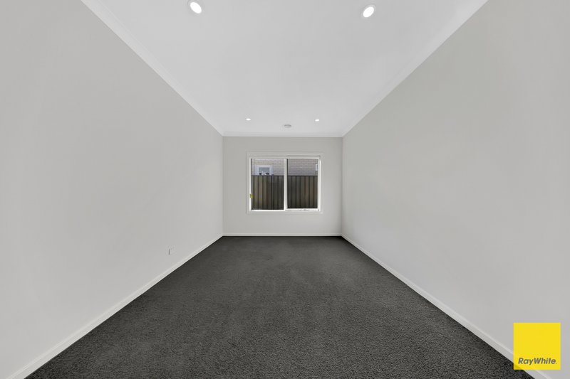 Photo - 17 Noorat Road, Beveridge VIC 3753 - Image 5