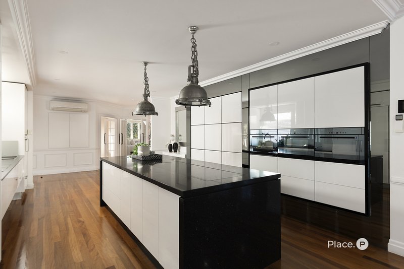 Photo - 17 Norman Parade, Clayfield QLD 4011 - Image 5