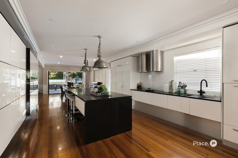 Photo - 17 Norman Parade, Clayfield QLD 4011 - Image 7