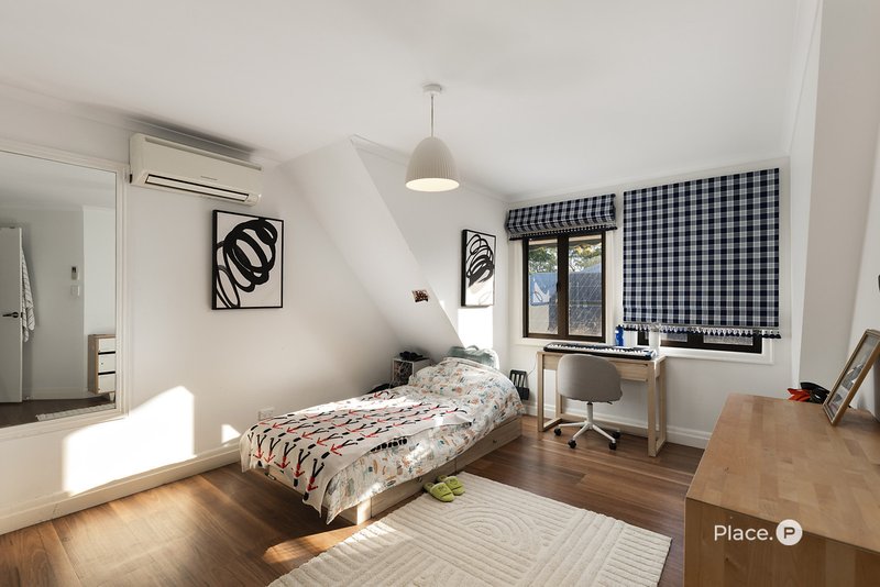 Photo - 17 Norman Parade, Clayfield QLD 4011 - Image 15