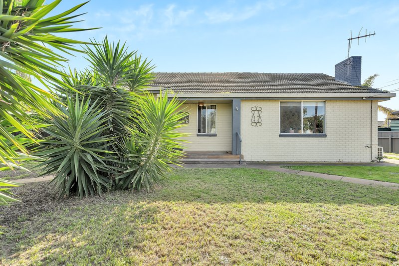 Photo - 17 Nyora Crescent, Taperoo SA 5017 - Image 3