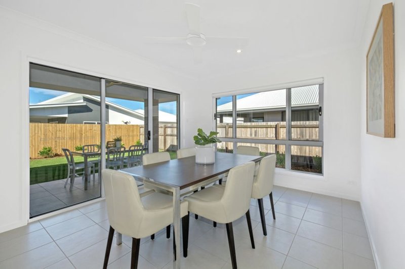 Photo - 17 Ochre Crescent, Caloundra West QLD 4551 - Image 3