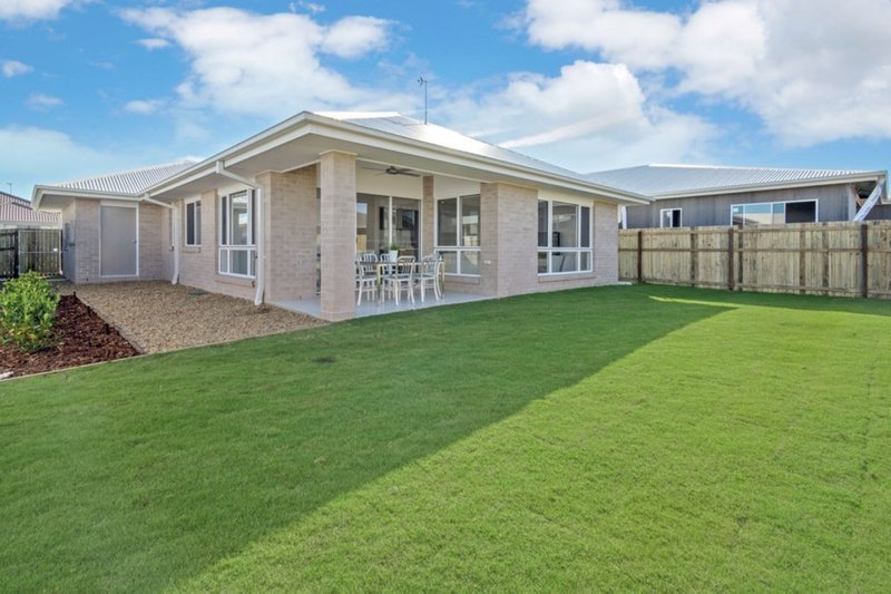 Photo - 17 Ochre Crescent, Caloundra West QLD 4551 - Image 4