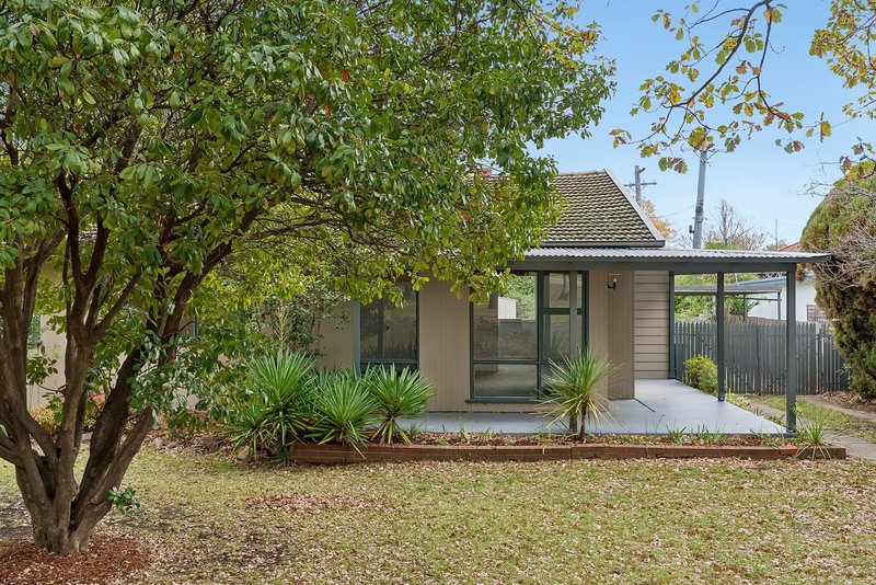Photo - 17 Officer Crescent, Ainslie ACT 2602 - Image 2
