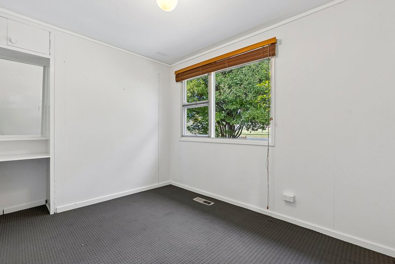 Photo - 17 Officer Crescent, Ainslie ACT 2602 - Image 6