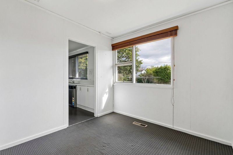 Photo - 17 Officer Crescent, Ainslie ACT 2602 - Image 8