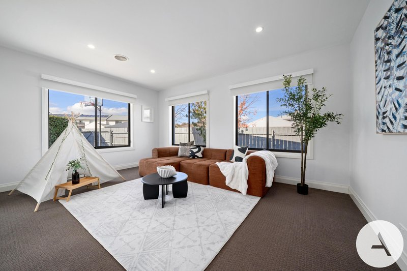 Photo - 17 Olga Masters Street, Franklin ACT 2913 - Image 12