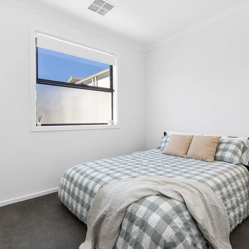 Photo - 17 Olley Place, Munno Para SA 5115 - Image 11