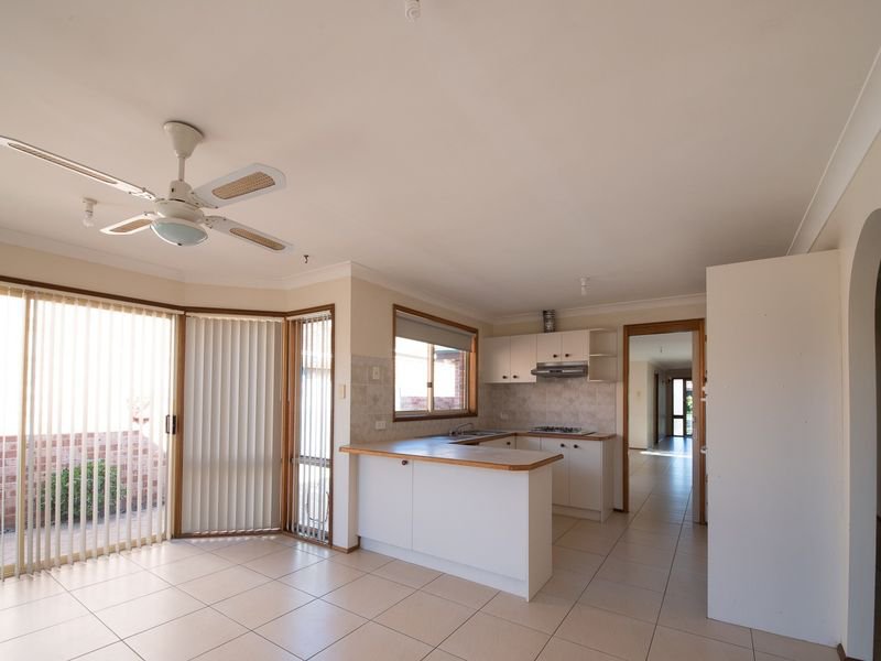 Photo - 17 Orara Court, Wattle Grove NSW 2173 - Image 4