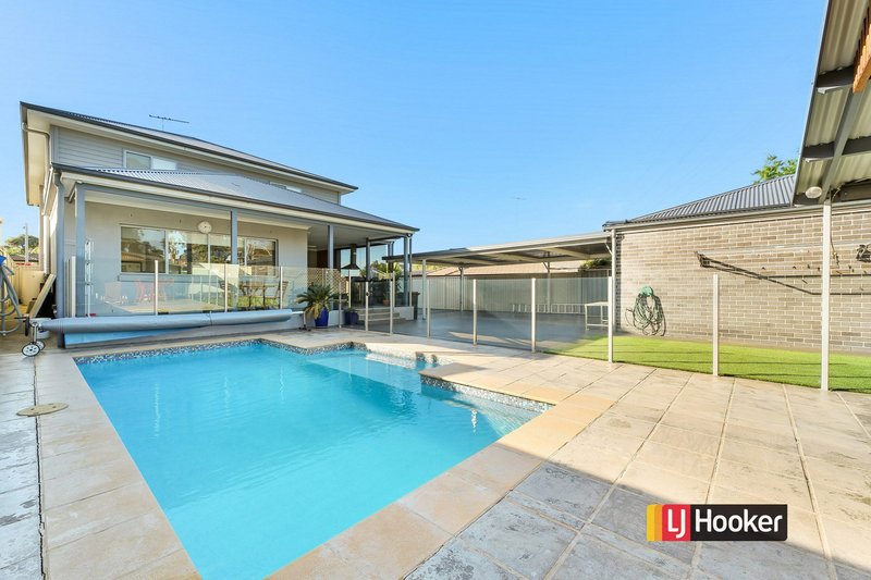 Photo - 17 Orinoco Close, Seven Hills NSW 2147 - Image 11