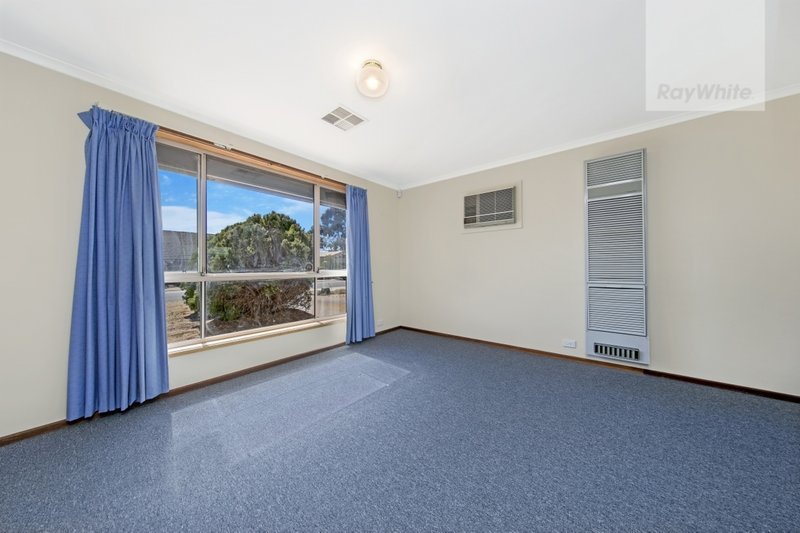 Photo - 17 Oxford Terrace, Blakeview SA 5114 - Image 4