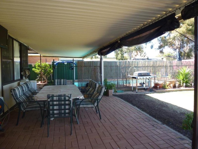 Photo - 17 Oxley Circle, Dubbo NSW 2830 - Image 4