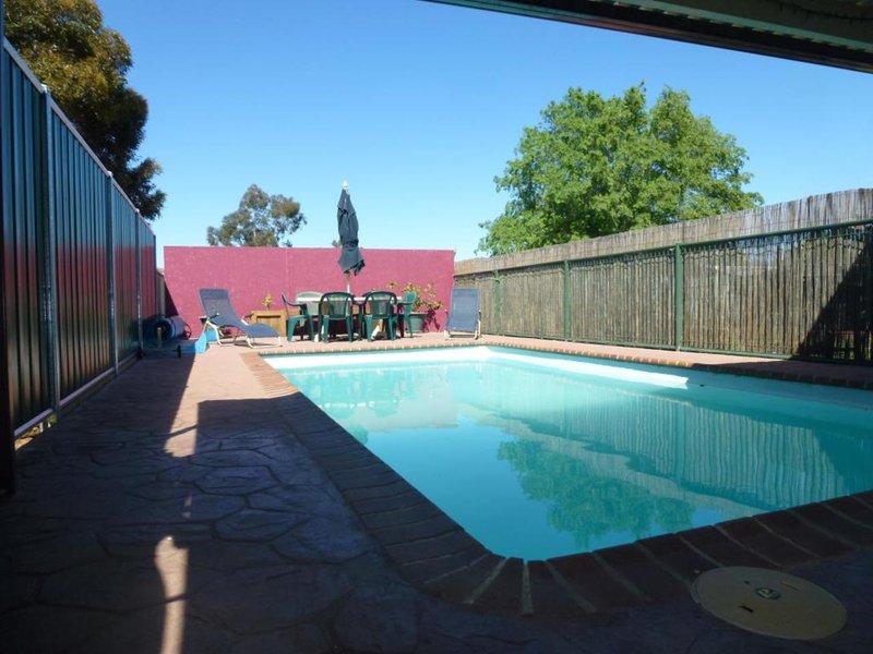 Photo - 17 Oxley Circle, Dubbo NSW 2830 - Image 8