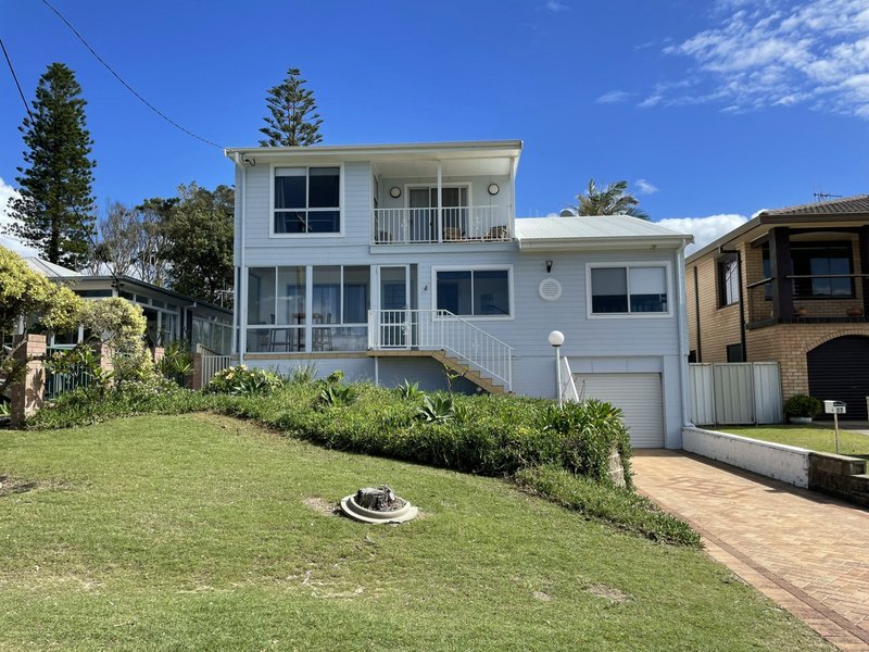 17 Pacific Parade, Old Bar NSW 2430