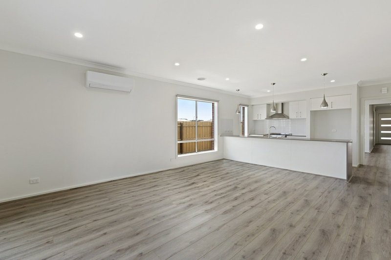 Photo - 17 Palace Road, St Leonards VIC 3223 - Image 5