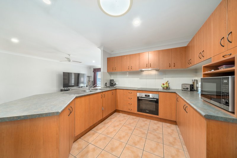 Photo - 17 Paladin Place, Bald Hills QLD 4036 - Image 5