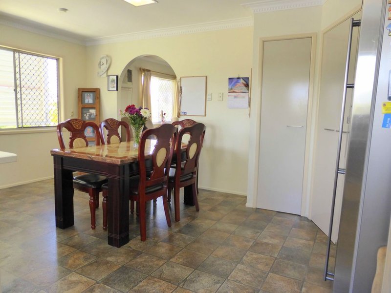 Photo - 17 Pamrick Crescent, Clontarf QLD 4019 - Image 8