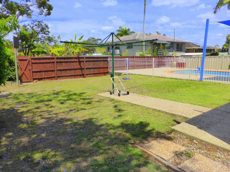 Photo - 17 Pamrick Crescent, Clontarf QLD 4019 - Image 24