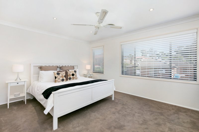 Photo - 17 Paperbark Crescent, Beaumont Hills NSW 2155 - Image 4