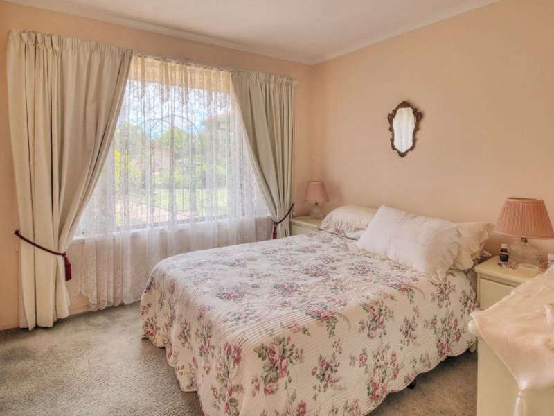 Photo - 17 Parkroyal Crescent, Regents Park QLD 4118 - Image 7