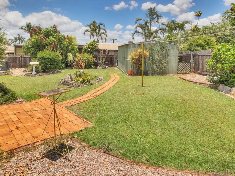 Photo - 17 Parkroyal Crescent, Regents Park QLD 4118 - Image 12