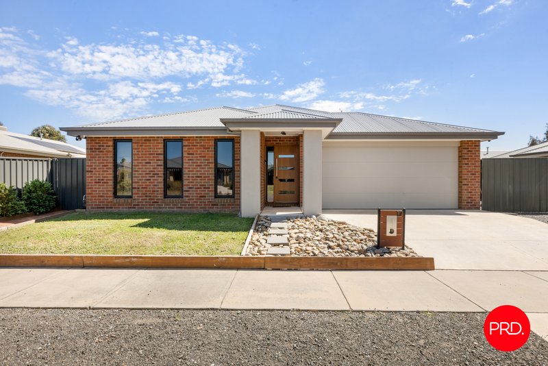 Photo - 17 Parkview Boulevard, Huntly VIC 3551 - Image 1