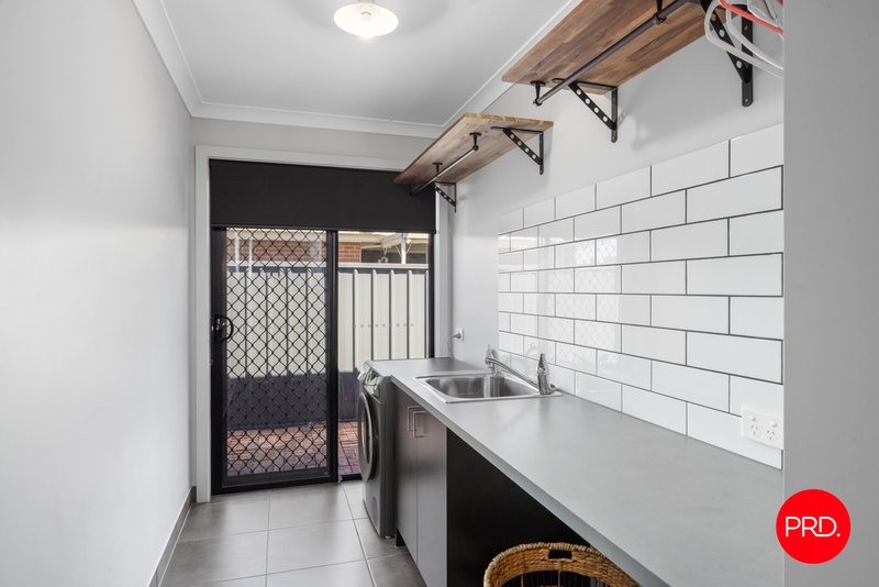 Photo - 17 Parkview Boulevard, Huntly VIC 3551 - Image 7