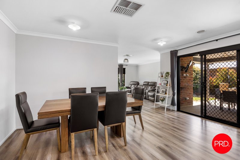 Photo - 17 Parkview Boulevard, Huntly VIC 3551 - Image 9