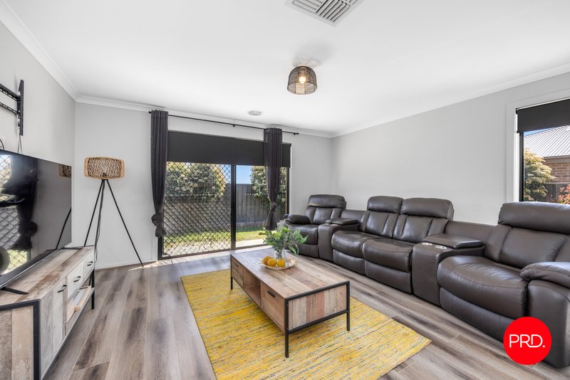 Photo - 17 Parkview Boulevard, Huntly VIC 3551 - Image 10