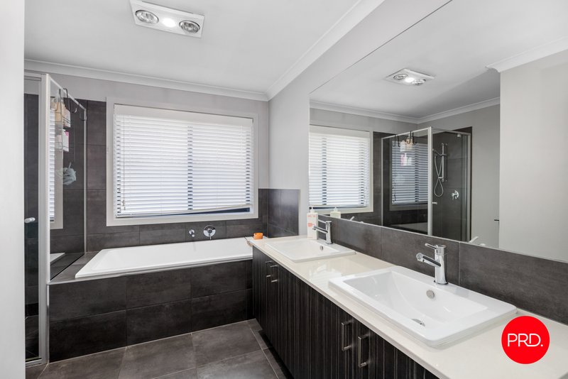 Photo - 17 Parkview Boulevard, Huntly VIC 3551 - Image 13