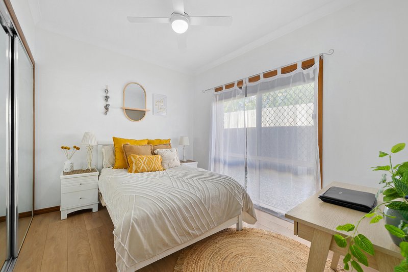 Photo - 17 Parkview Place, Bridgeman Downs QLD 4035 - Image 13