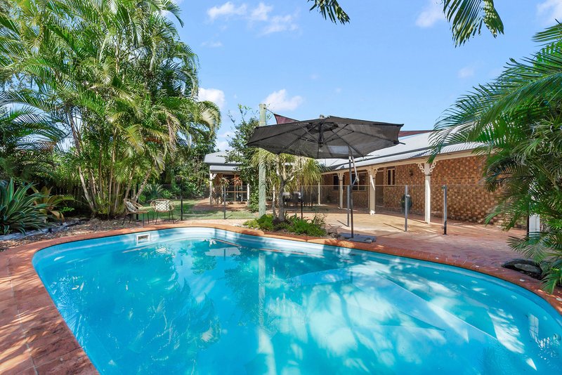 Photo - 17 Parkview Place, Bridgeman Downs QLD 4035 - Image 16