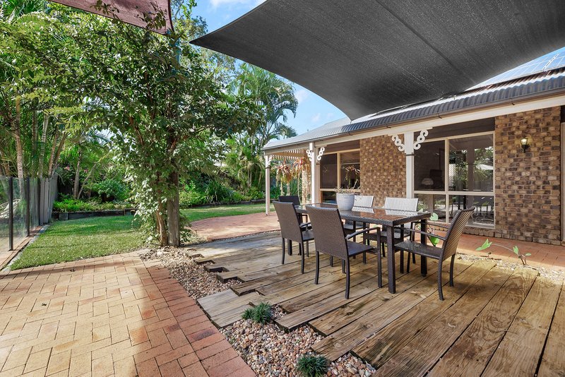 Photo - 17 Parkview Place, Bridgeman Downs QLD 4035 - Image 17